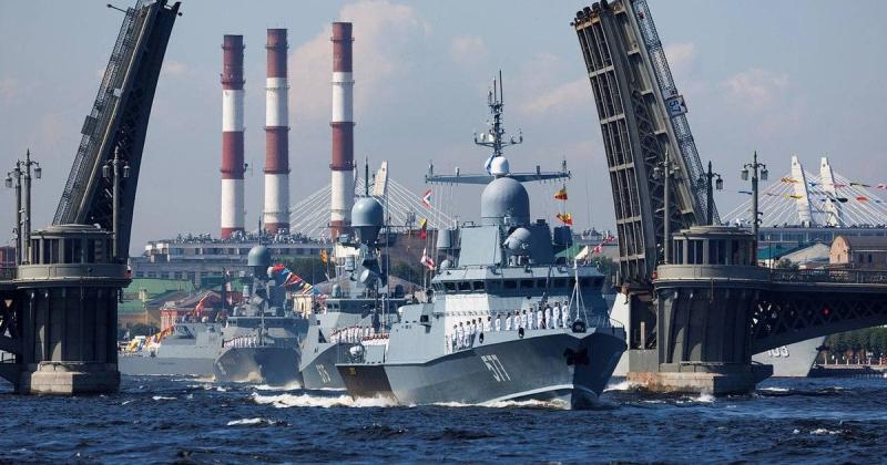 У Росії відмінили святковий парад суден: що стало причиною цього рішення?