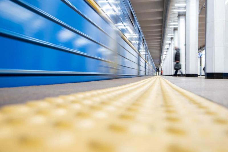У Києві станцію метро Либідська закрили через виявлення підозрілого об'єкта.