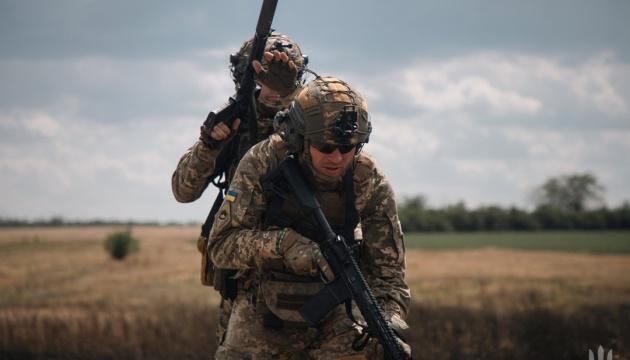 Два українських солдати піхоти здійснили напад на російських штурмовиків і захопили їх у полон.