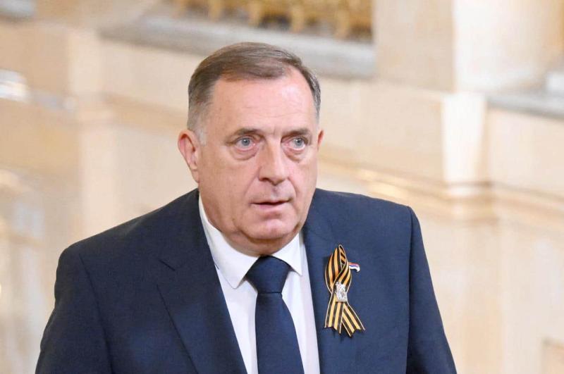 Додік звернеться по підтримку до Росії та США після отримання підтвердження свого тюремного вироку.
