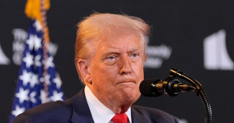Трамп висловився щодо можливості нових санкцій проти Росії: запровадить чи відмовиться?
