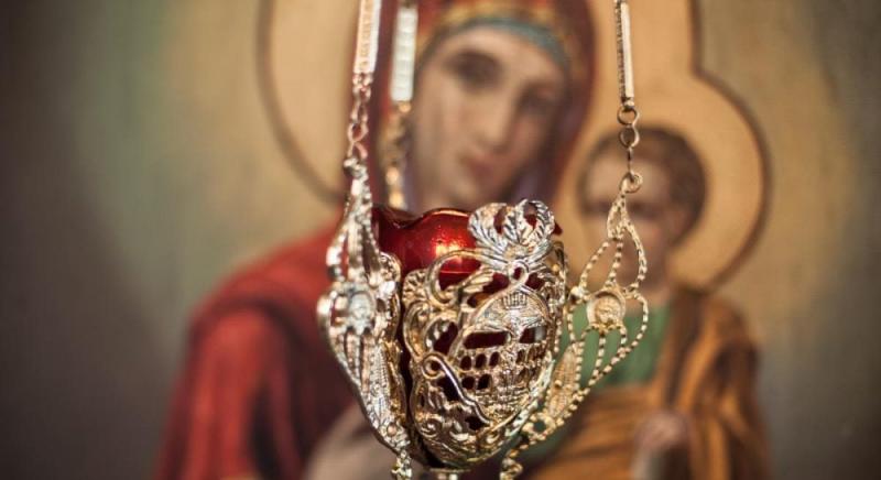 15 серпня: сьогодні відзначається церковне свято, і жінкам варто пам’ятати про важливі традиції, пов’язані з Першою Пречистою.