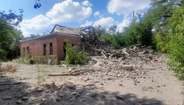Російські сили здійснили drone-напад на Костянтинівку, що призвело до значних пошкоджень.