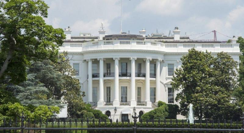 Європа разом із Зеленським відправить на переговори улюбленця Трампа, повідомляє Politico.