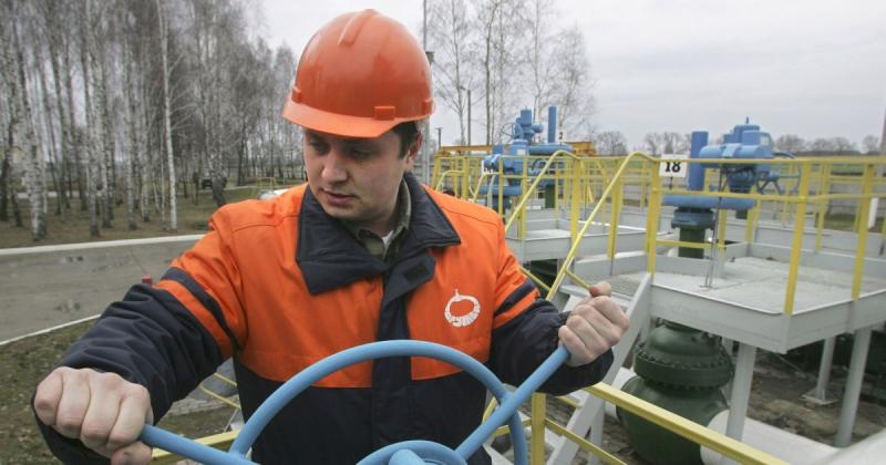 Нафтопровід 