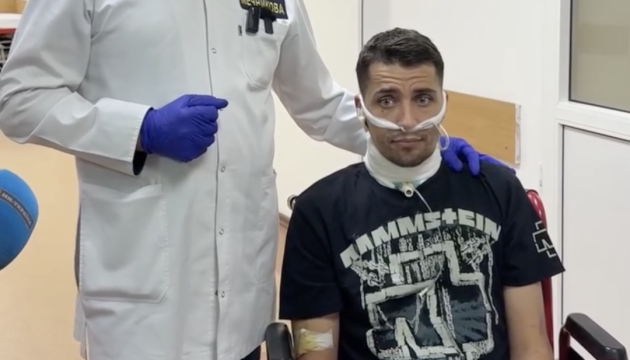 Військовослужбовець, що вцілів після полону в Росії та втік, незважаючи на поранення в горло, надав свідчення про факти катувань, повідомила прокуратура.
