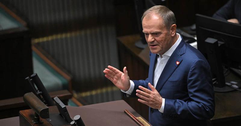 Що стало причиною розколу в коаліції Туска і яку роль у цьому відіграє новий президент Польщі?