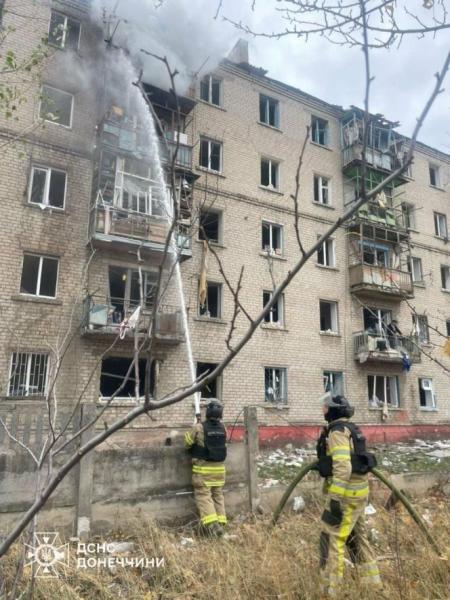 Дружківка під атакою: дві жінки отримали поранення, в місті спалахнули пожежі – ФОТО.