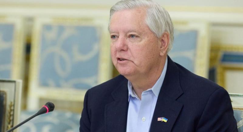 Сенатор Грем заявив, що Путін повинен понести серйозніші наслідки за своє прагнення продовжувати війну проти України.