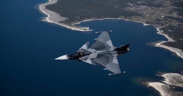 Зеленський: перші винищувачі Gripen надійдуть в Україну вже у наступному році.