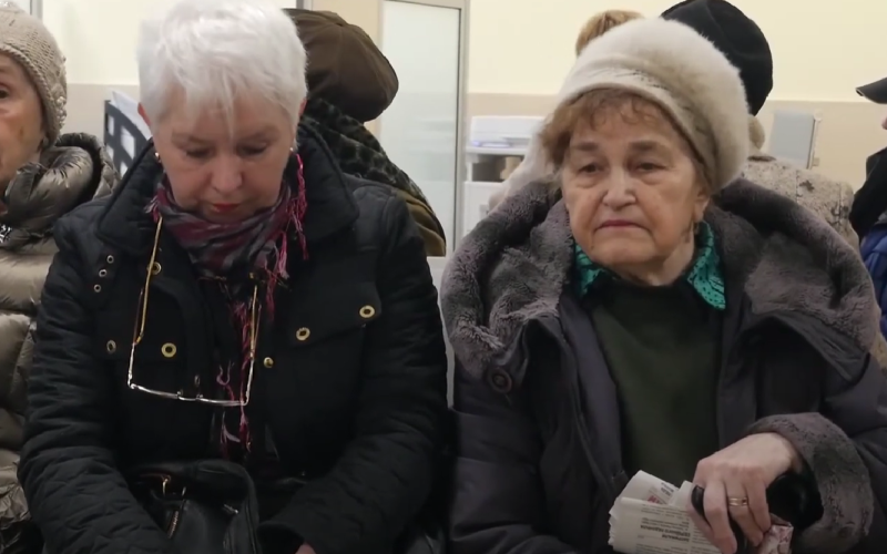 Достроковий вихід на пенсію: як отримати можливість відпочити на півтора року раніше через проблеми зі здоров'ям.