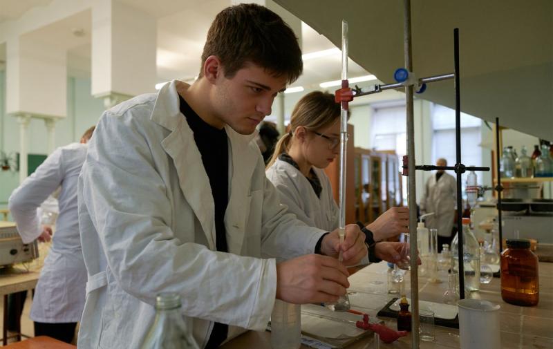 Студенти медичного коледжу в Бердянську під тиском залучаються до участі у військових програмах Російської Федерації.