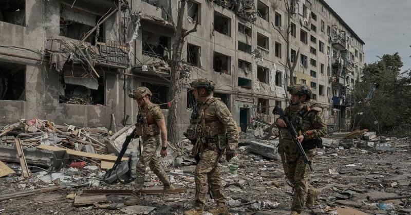 Конфлікт за Покровськ набирає обертів: військовослужбовець поділився інформацією про те, як російські сили проникають у глиб території.