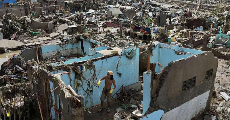 Смертоносний тайфун обрушився на Філіппіни: десятки жертв та зниклих безвісти (фото)