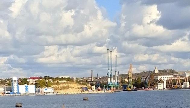 У Севастополі активісти оприлюднили інформацію про завод з ремонту артилерії Чорноморського флоту Росії.