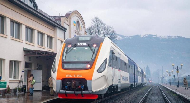 Україна закупила 55 електровозів з Франції: Зеленський розповів про їхнє призначення.