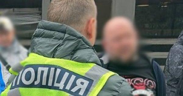 Правоохоронці арештували жителя Києва, який намагався продати вакансії в Службі безпеки України за 25 тисяч доларів.