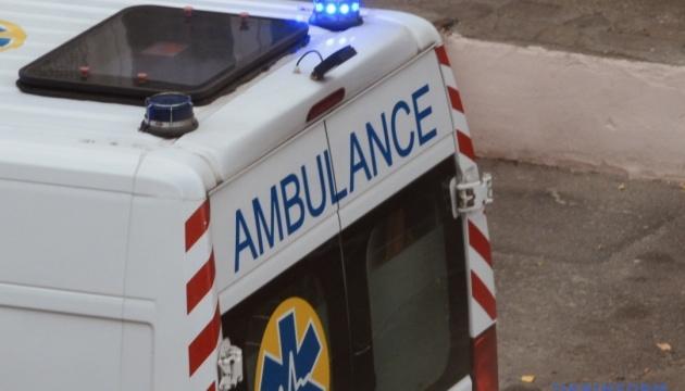 Російські війська здійснили артилерійський обстріл Корабельного району в Херсоні, внаслідок чого одна особа загинула, а інша отримала поранення.