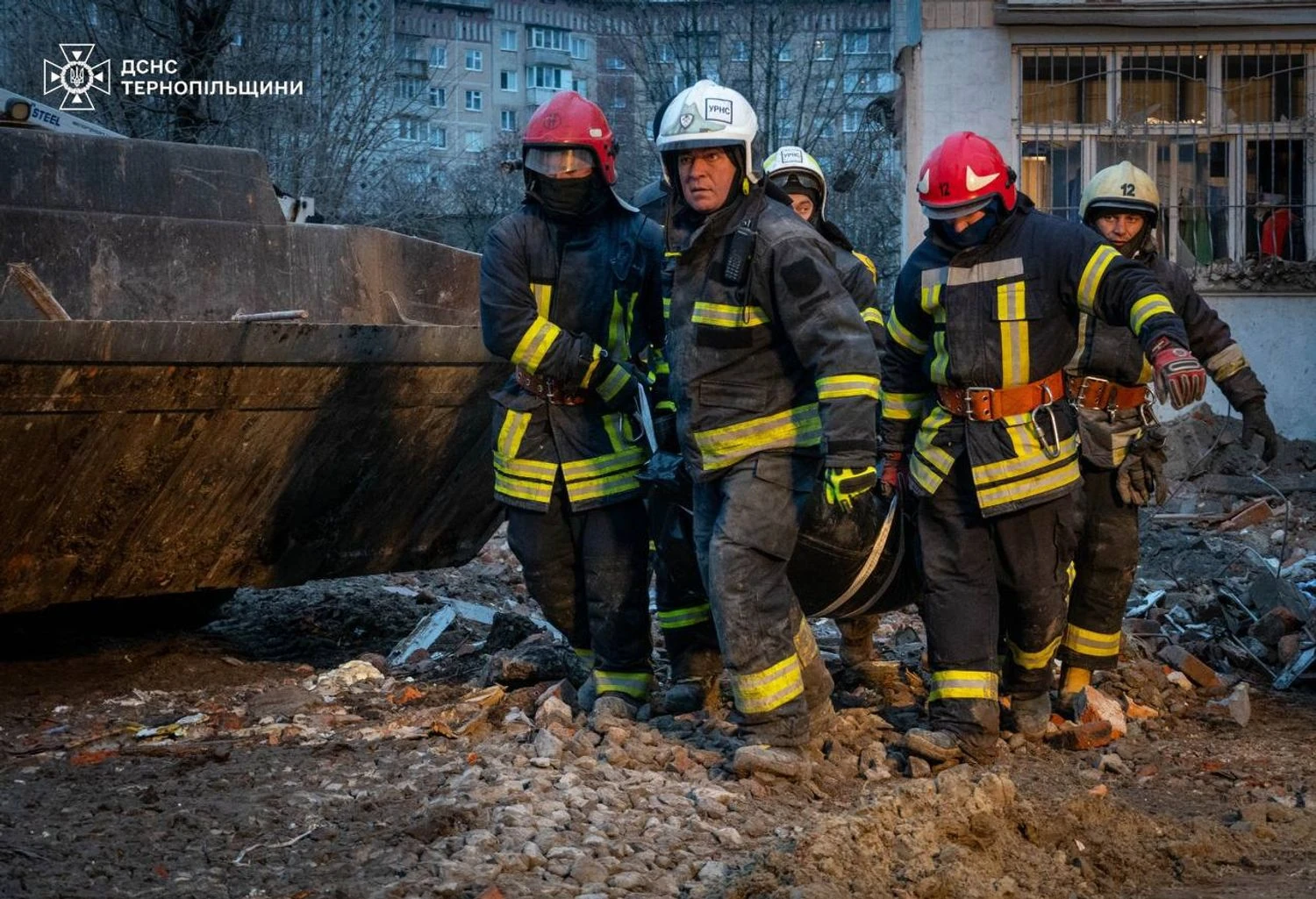 Кількість загиблих внаслідок російського нападу на Тернопіль зросла до 33, виявлено тіло жінки - ДСНС | УНН