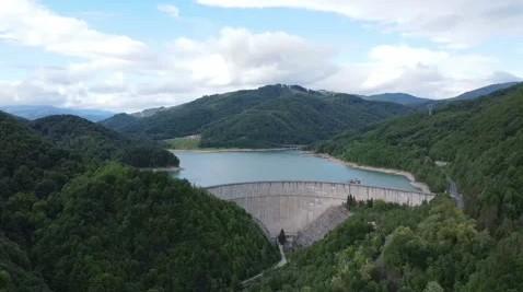 В Румунії тисячі людей опинилися без доступу до води внаслідок несправностей на дамбі.