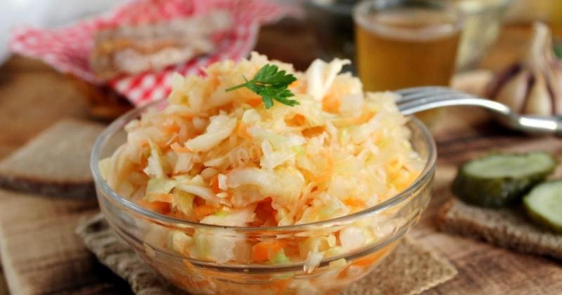 Чому квашена капуста стає гіркою: основні фактори та способи швидкого поліпшення її смакових якостей.