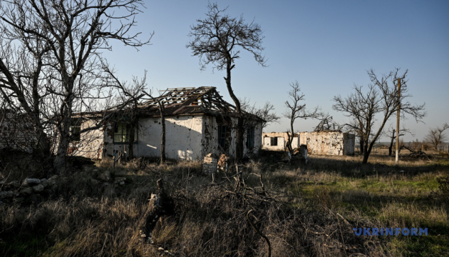 В Антонівці, розташованій поблизу Херсона, залишилося 21 мешканець. Селище страждає від відсутності електрики та опалення.