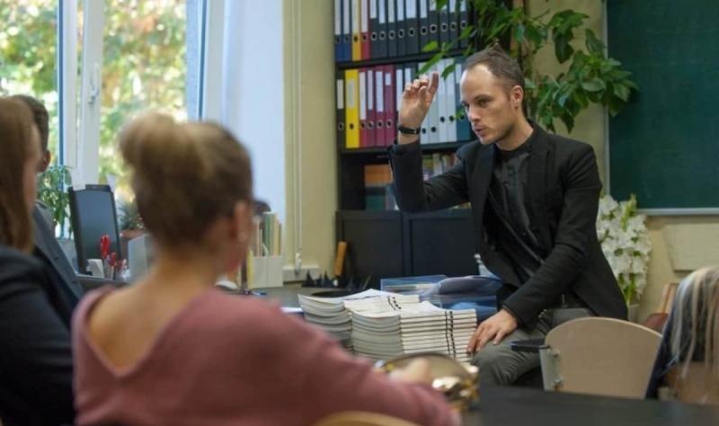 Литва: суд ухвалив рішення, що особи, які шукають притулок, повинні навчатися литовській мові.