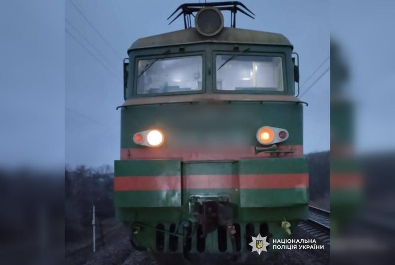 У Харківській області потяг скоїв наїзд на жінку: потерпіла загинула миттєво - Новини Весь Харків.