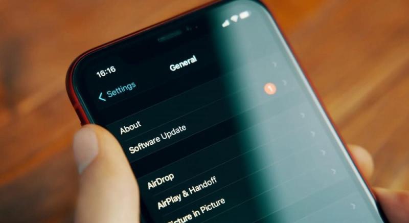 Користувачів iPhone закликають терміново оновити iOS через виявлену загрозу безпеці.