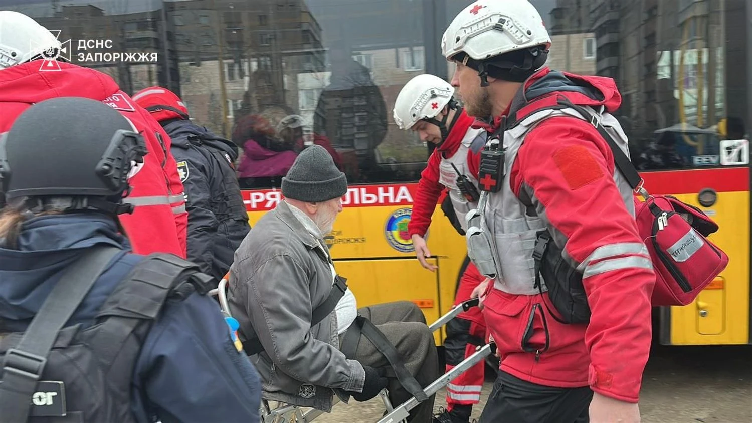 Кількість людей, які постраждали внаслідок авіаудару з боку РФ у Запоріжжі, зросла до 30 | УНН