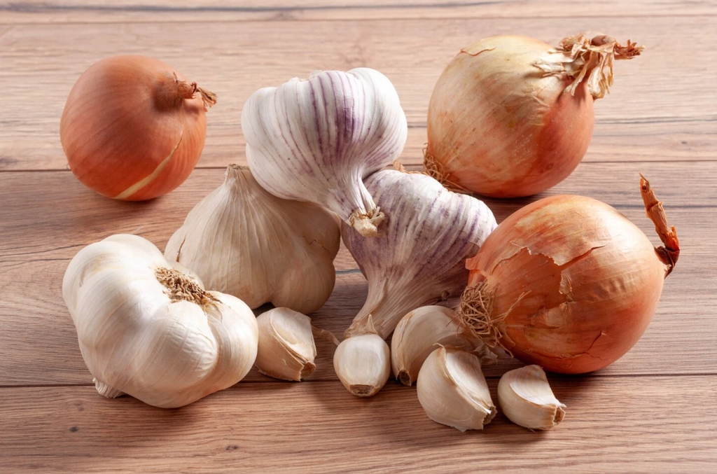 Де найкраще зберігати часник та цибулю - На пенсії.