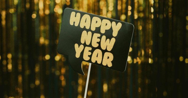 З прийдешнім 2026 роком: щирі, гарні та зворушливі побажання у прозі та віршах, вітальні листівки українською мовою.