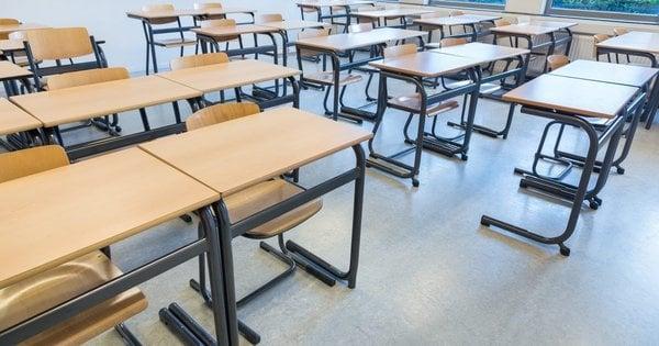 У зв'язку з морозами та сніговими опадами більше 60 навчальних закладів Буковини перейшли на онлайн-освіту.