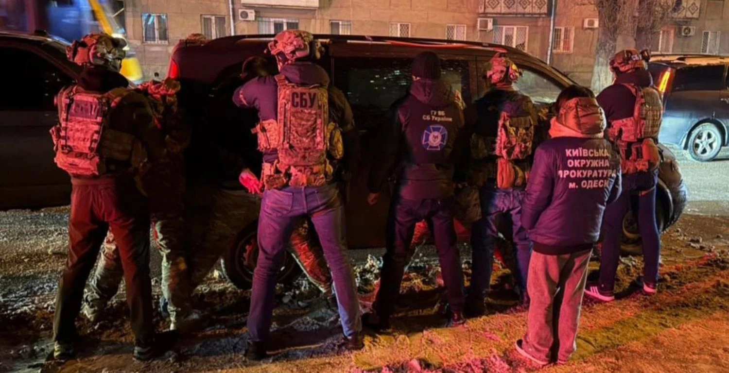 В Одесі затримали військових територіального центру комплектування, які викрали чоловіка і вимагали у нього 6 тисяч доларів | УНН