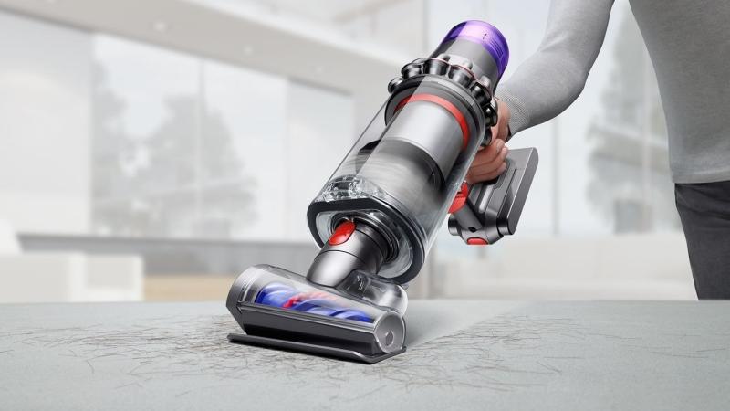 Вражаючий Dyson: чи справді цей пилосос настільки вражаючий?