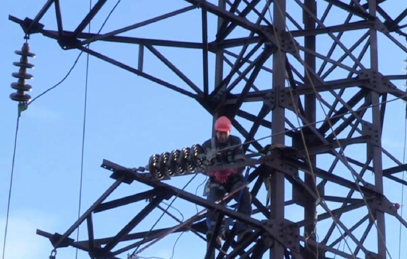 Оновлені графіки відключень електроенергії в Дніпропетровській області на 6 лютого: тривалі перерви в постачанні електрики, наведені конкретні адреси.