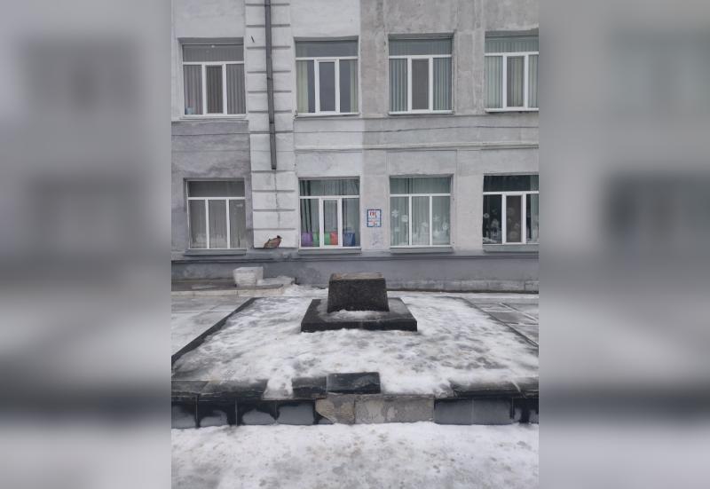 У Харкові знесли пам'ятник секретарю комсомолу Зубарєву - Новини Весь Харків.