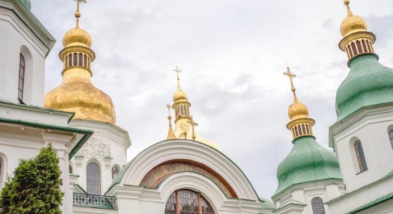 18 лютого: сьогодні відзначається релігійне свято, а також є прикмета, що приносить удачу в цей день.