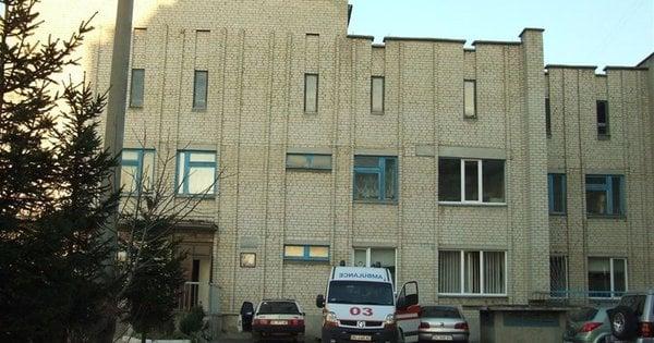 Правоохоронці проводять розслідування щодо можливого неналежного виконання обов’язків медиками в Кременці у зв'язку зі смертю 55-річної жінки.