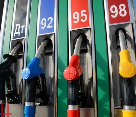 Ціни на паливо на автозаправних станціях зростають: чи є підстави для занепокоєння водіїв і як це відіб'ється на вартості товарів у магазинах?