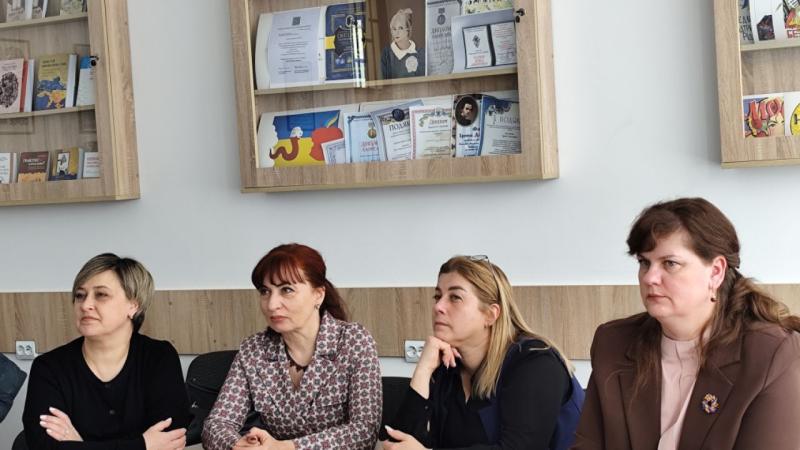 Зображення Фаріон на стіні. Кафедра, що готує політехнічних студентів до грамотного використання української мови.