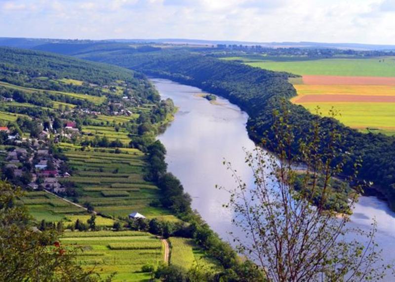 Кемпінг, піші прогулянки та велопоїздки весною: без втоми, з користю для здоров'я.
