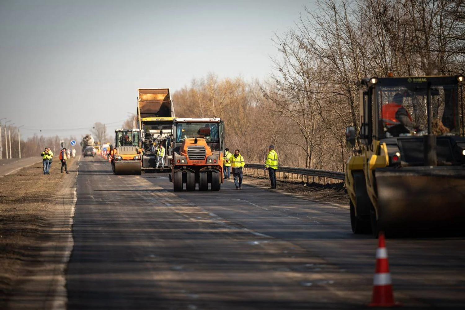 Оборона від безпілотників та маршрути для евакуації - які шляхи ремонтують у першу чергу | УНН