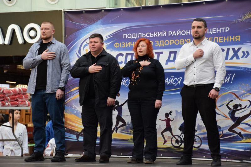 Молоді олімпійці під одним дахом з торговим центром: як киянська молодь знаходила натхнення для досягнення перемог.