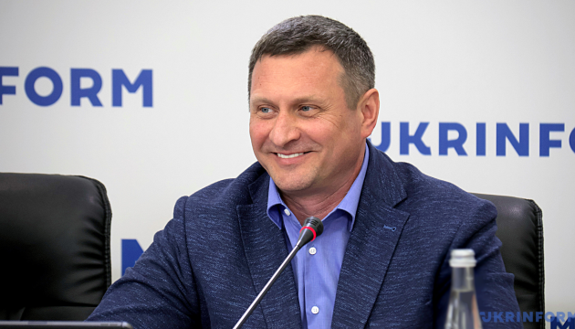 Шкрабатовський зазначив, що важливо заохочувати бізнес до співпраці з продуктовими банками.