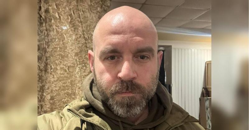 Влада починає взаємодіяти з тими, хто не стоїть на її захисті. Схоже, що її мета полягає у виграші виборів, а не в тому, щоб пережити їх: Павло Казарін коментує індиферентність держави щодо Збройних Сил України.