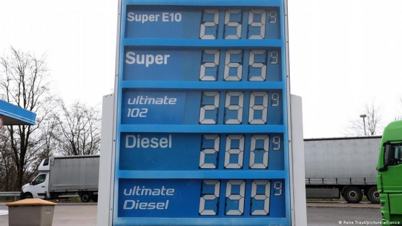 В Європейському Союзі висловили пропозицію ввести податок на надприбутки у нафтовій галузі.