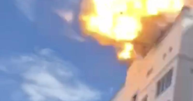 Момент атаки безпілотника на житловий будинок у Харкові був зафіксований на відео - Новини bigmir)net.