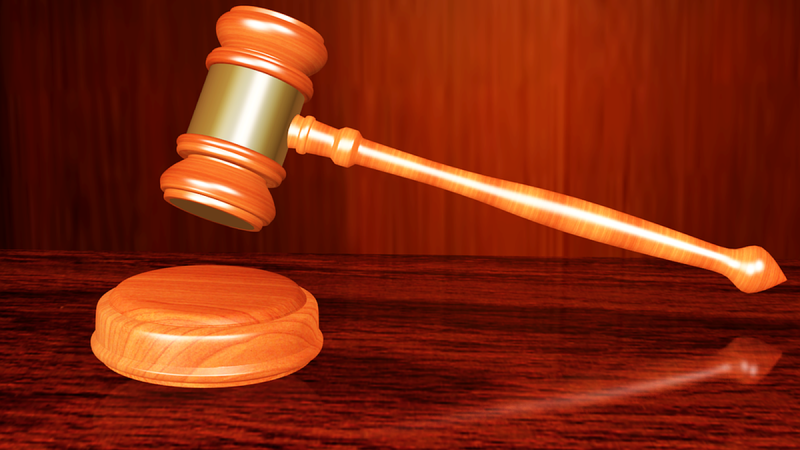 У Закарпатті прокурори виявили, що власник торгово-розважального центру 