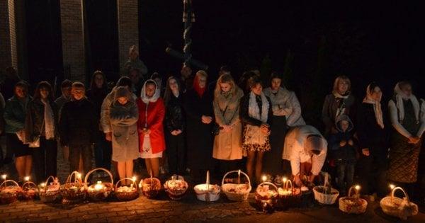 Розклад святкових церковних служб у Хмельницькому на Велику суботу та свято Великодня.